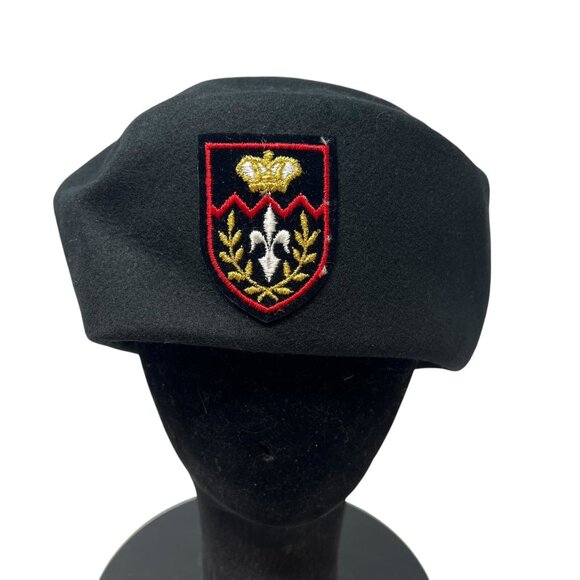 Military 7 1/2 Vintage Wool Hat Beret Coat of Arms Patch Heraldic Fleur Crown - Picture 1 of 8